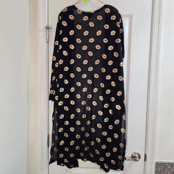 Rouge Duster - Black with Gold Lips Print - Picture 2 of 6